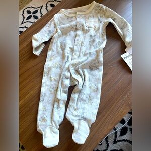 NWT Disney Baby Mickey Mouse Pajamas 0-3 Months